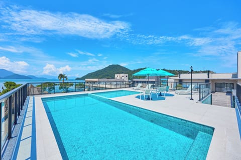 Rooftop pool