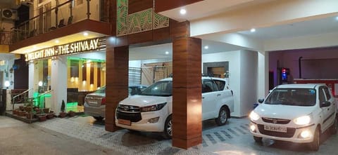 Free extended parking, free parking nearby