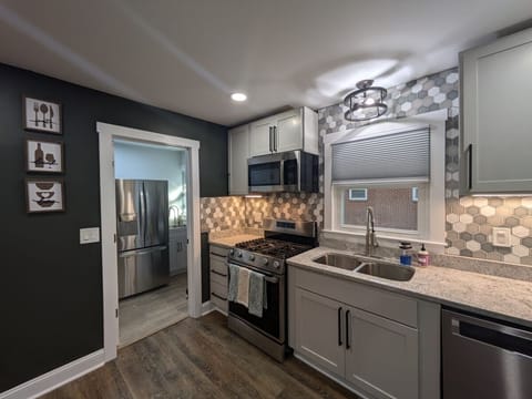 Luxury Bungalow, 3 Bedrooms, Kitchen | Private kitchen | Full-size fridge, microwave, oven, stovetop