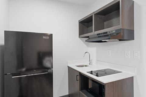 Studio, 1 Queen Bed, Non Smoking | Private kitchenette | Full-size fridge, microwave