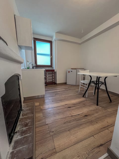 Apartment, 1 Bedroom, Balcony | Living area