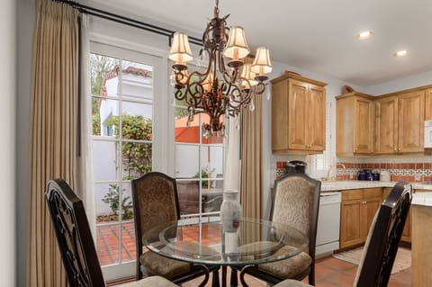 Suite, 1 King Bed with Sofa bed, Kitchen | Private kitchen | Coffee/tea maker