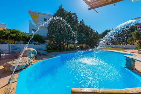 Seasonal outdoor pool, pool umbrellas, sun loungers