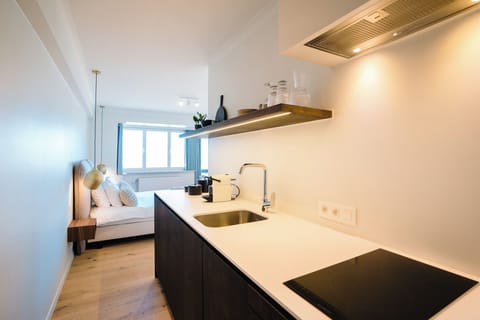 Deluxe Studio, Sea View | In-room safe, laptop workspace, soundproofing, free WiFi