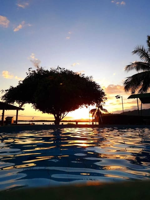 2 outdoor pools