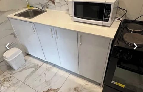 Comfort Studio | Private kitchen | Full-size fridge, microwave, oven, stovetop