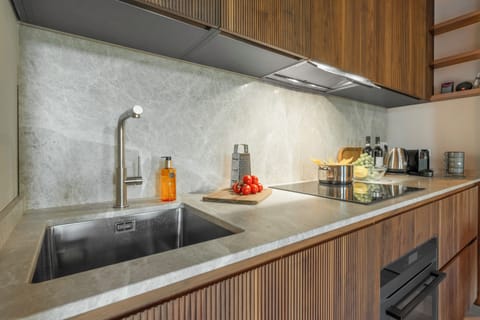 Condo, Balcony, Hill View | Private kitchen | Full-size fridge, microwave, oven, stovetop