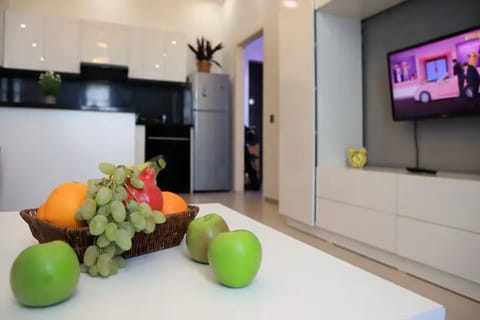 Comfort Apartment, Balcony, City View | Living area