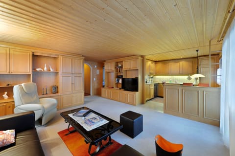 Minibar, in-room safe, individually decorated, individually furnished