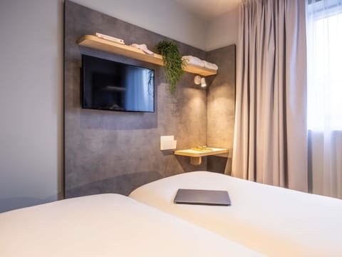 Standard Room, 2 Twin Beds | Free WiFi