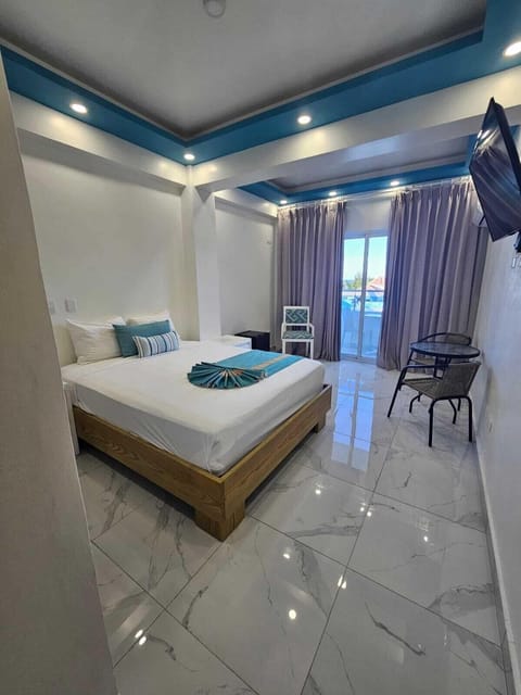 Superior Single Room, Balcony, Partial Sea View | Free WiFi