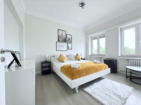 5 bedrooms, iron/ironing board, free WiFi