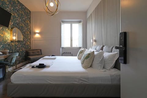 Egyptian cotton sheets, premium bedding, down comforters