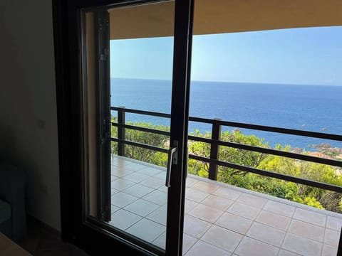 Villa, 2 Bedrooms, Balcony, Garden View | Interior