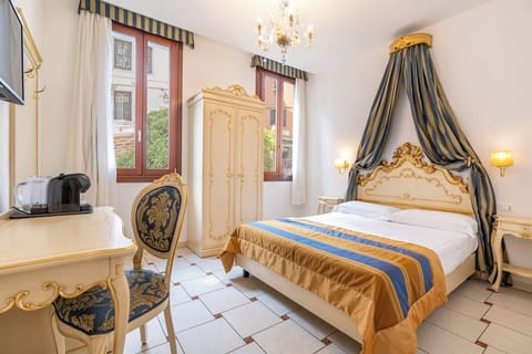 Superior Room, Canal View | In-room safe, soundproofing, iron/ironing board, free WiFi