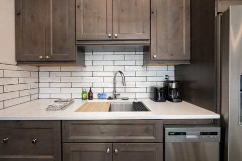 House, 2 Bedrooms | Private kitchen | Fridge, oven, coffee/tea maker, toaster