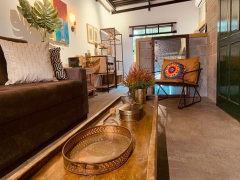 Comfort Studio, Garden View | Living area | TV