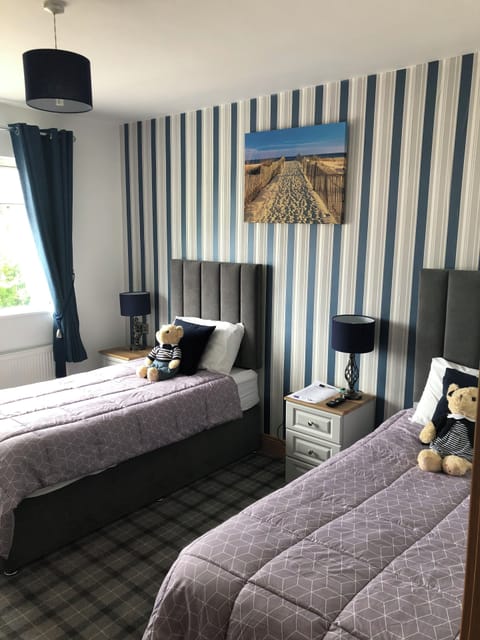 Standard Twin Room, Sea View | Free WiFi, bed sheets