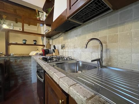 Electric kettle, toaster