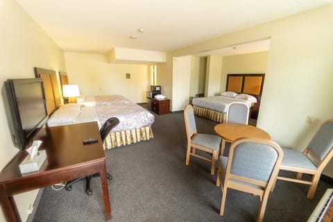 Superior Quadruple Room | Desk, free WiFi