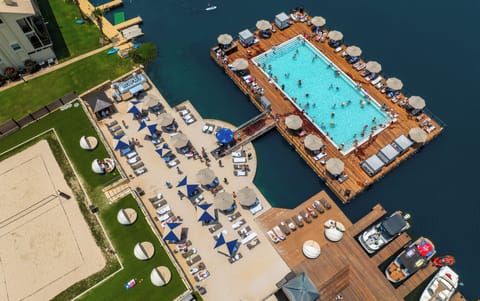 3 outdoor pools, open 10:00 AM to 10:00 PM, cabanas (surcharge)