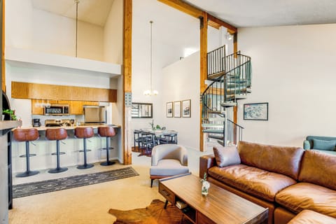 Apartment (3 Bedrooms) | Front of property