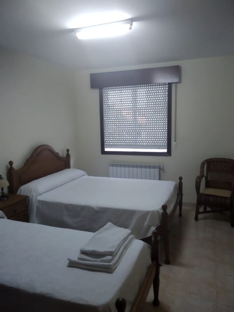 Triple Room | Premium bedding, blackout drapes, cribs/infant beds, bed sheets