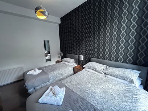 Classic Twin Room | Iron/ironing board, free WiFi