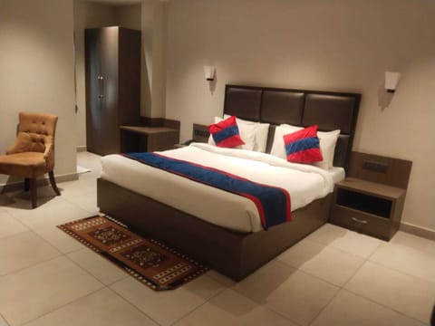 Executive Double Room, City View | Desk, soundproofing, free WiFi