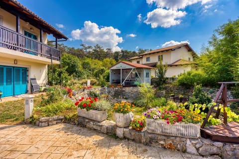 Family Apartment, 2 Bedrooms, 2 Bathrooms, Mountainside (Villa Salamander Suite) | Property grounds