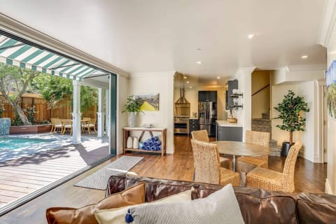House | 4 bedrooms, high-speed internet