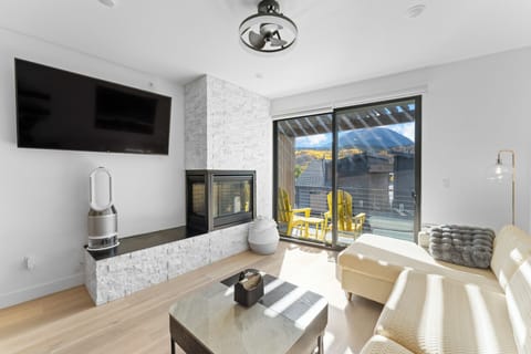 Condo (1 Bedroom) | Property amenity