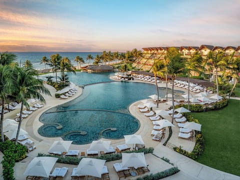 Indoor pool, 3 outdoor pools, pool umbrellas, sun loungers