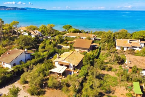 Family House, 4 Bedrooms, Fireplace, Sea Facing (Villino Saline) | Exterior