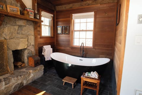 Family Cabin, River View | Individually decorated, individually furnished, blackout drapes