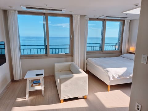Deluxe Double Room, Ocean View | Free WiFi