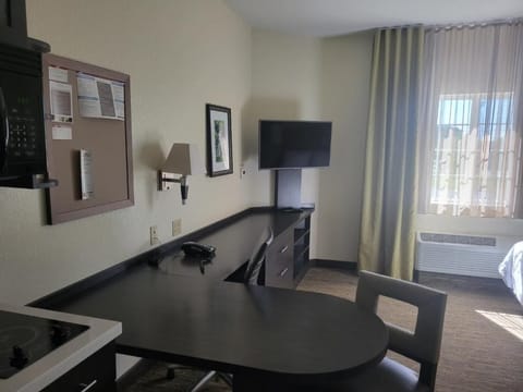 Premium bedding, pillowtop beds, desk, laptop workspace