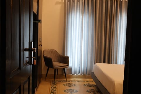 Room, City View | Room amenity