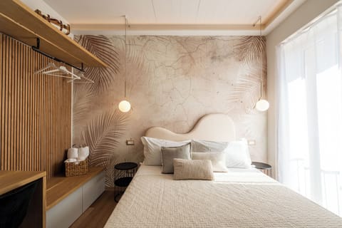 Premium bedding, down comforters, pillowtop beds, individually furnished