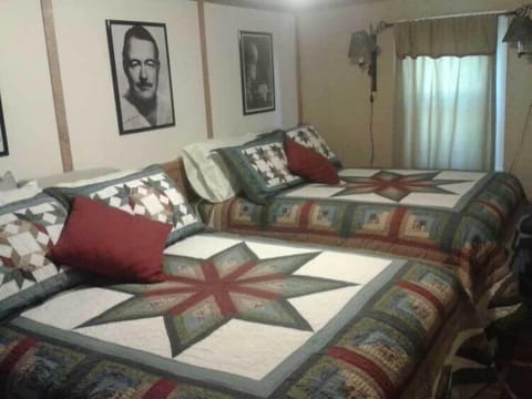 Standard Room, 2 Double Beds (Writer's Room) | Free WiFi