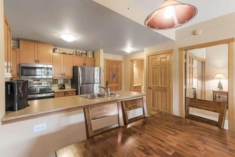 Condo, 2 Bedrooms | Private kitchen | Fridge, oven, coffee/tea maker, toaster