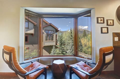 Condo, 3 Bedrooms | Interior