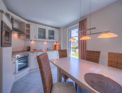 House | Private kitchen | Electric kettle, toaster, highchair