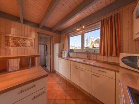 House | Private kitchen | Electric kettle, toaster