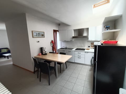 Classic Triple Room | Shared kitchen | Full-size fridge, oven, stovetop, dishwasher