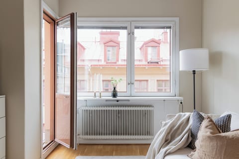 Apartment, 1 Bedroom, City View | Living area