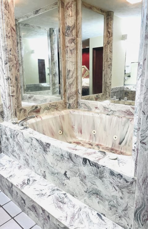 Executive Room, Smoking | Desk, iron/ironing board, free WiFi, bed sheets