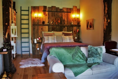 Deluxe Studio Suite, 1 Bedroom, Sauna, Pool View | Premium bedding, memory foam beds, individually decorated