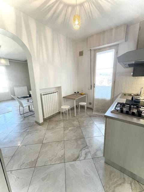 Apartment, 3 Bedrooms, Accessible, Smoking | Private kitchen