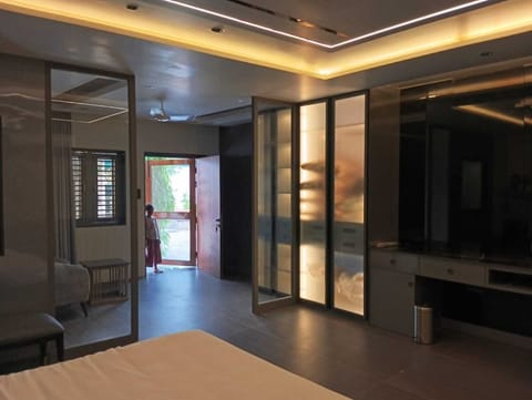 Deluxe Double Room, Balcony, Garden View | Desk, free WiFi